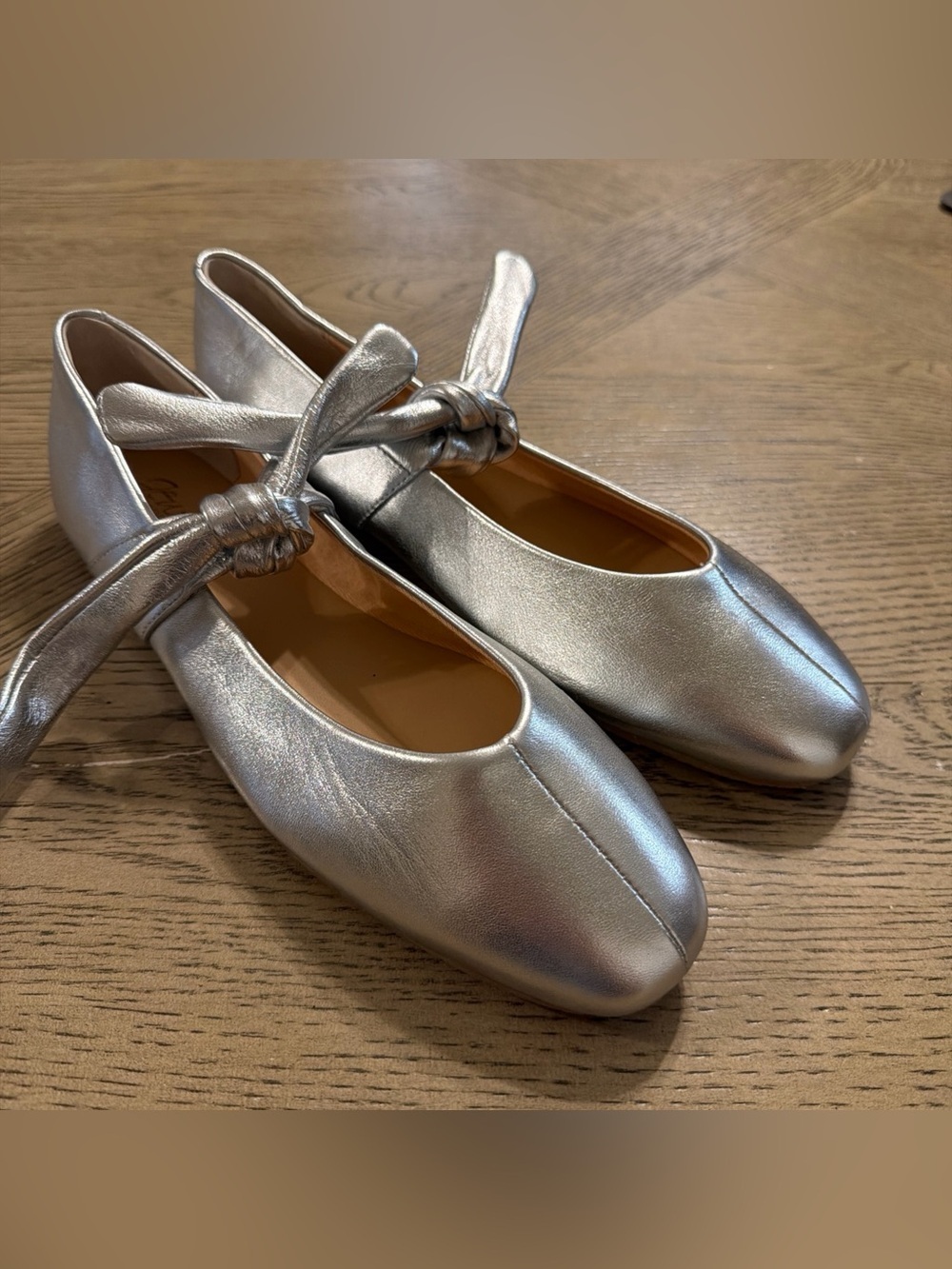 Jewel Badgley Mischka Taylore Round Toe Mary Jane Flats Color Gold Size 7